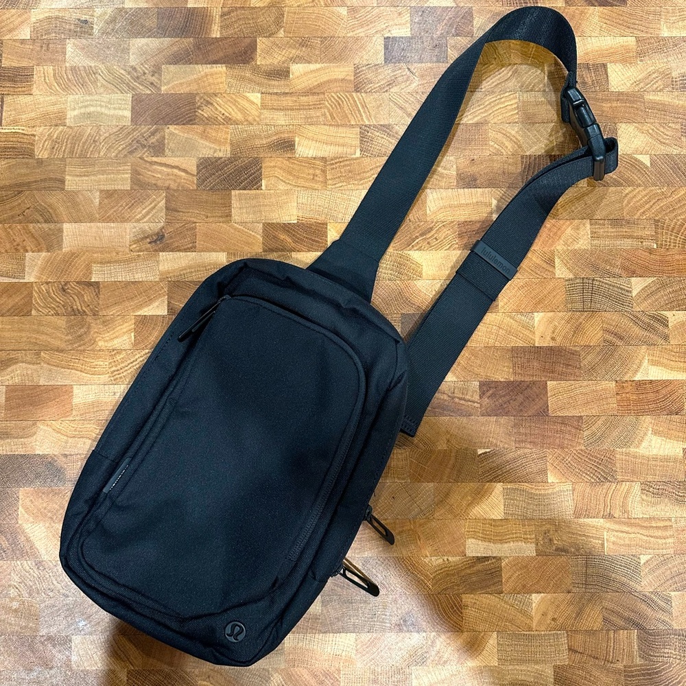 Lululemon Commuter Sling Bag (Unisex)